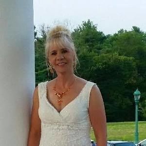 Meet your Posher, Lora